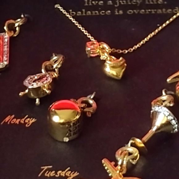 Juicy Couture 9 Crystal Stud Charm Necklace Exclusive to Storm Treasure … - Picture 16 of 17